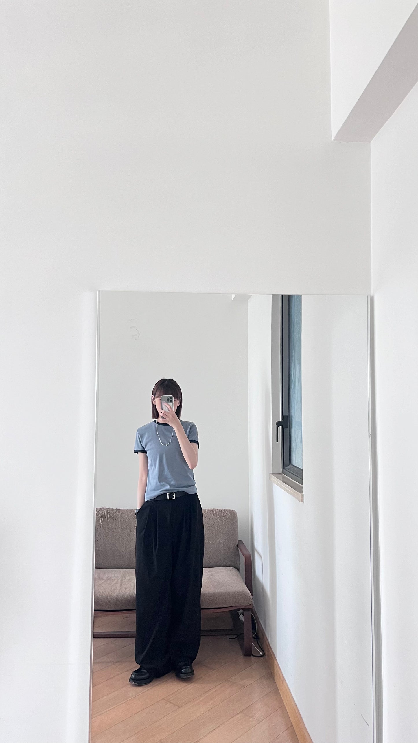 lightproof low-waist trousers in black (pre-order)