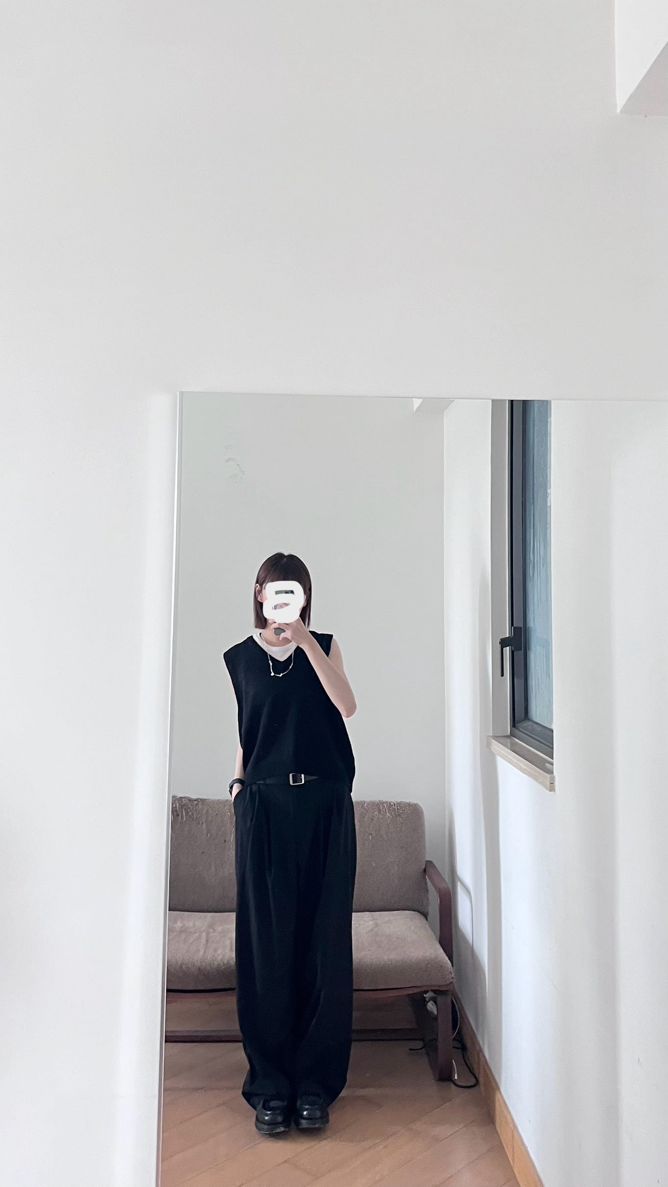 lightproof low-waist trousers in black (pre-order)