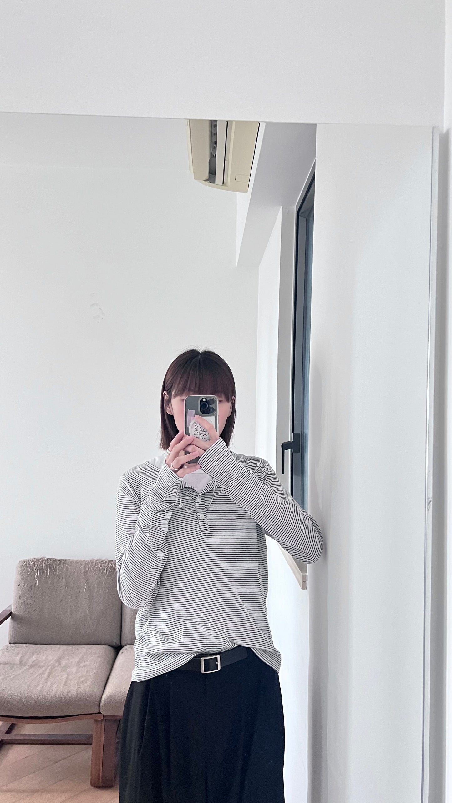 lightproof low-waist trousers in black (pre-order)