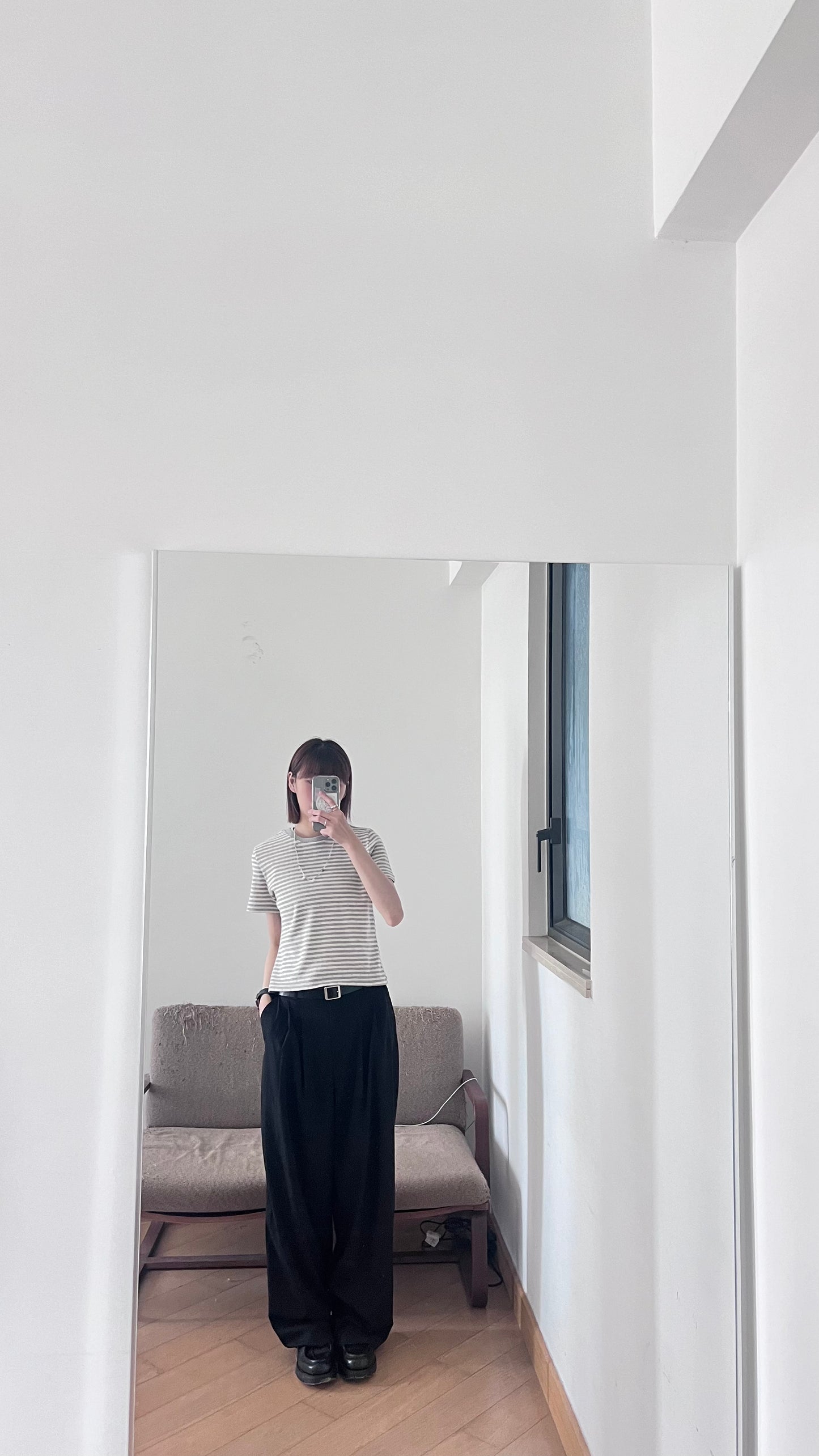 lightproof low-waist trousers in black (pre-order)