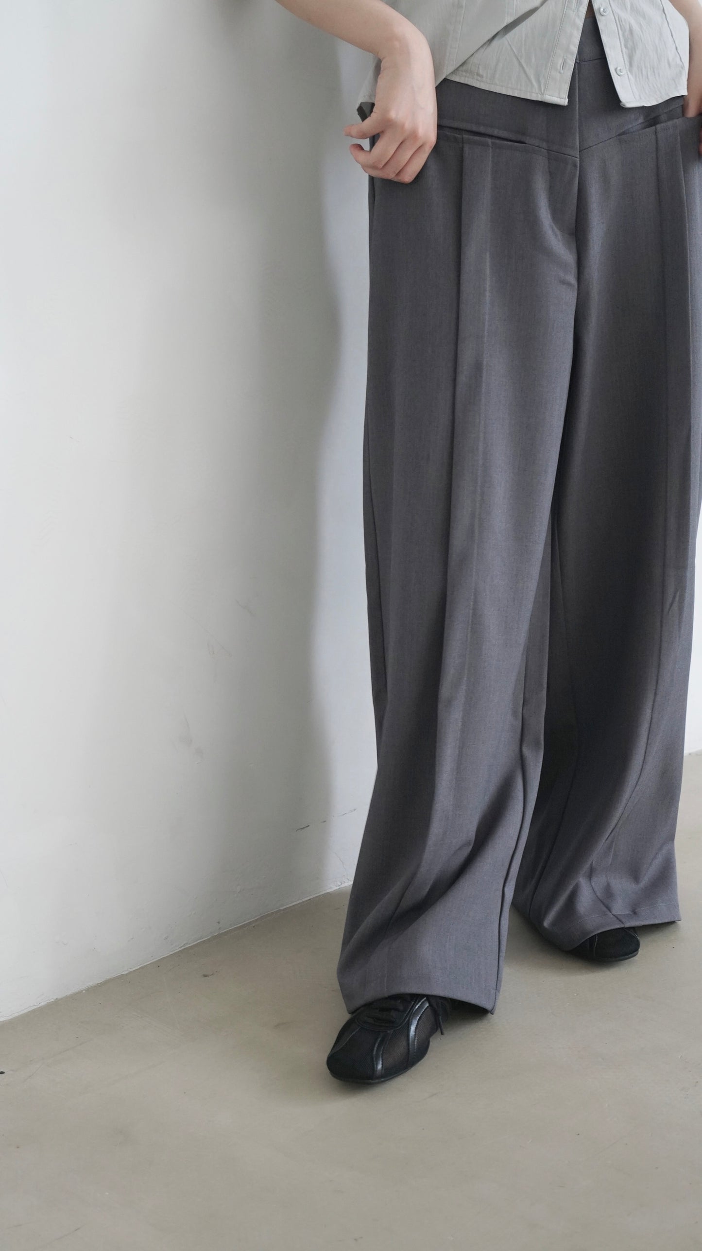 suit pocket straight-leg pants in dark grey (pre-order)