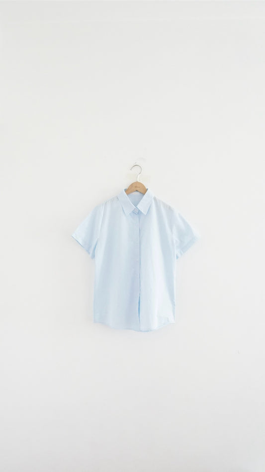 basic light shirt in baby blue (pre-order)
