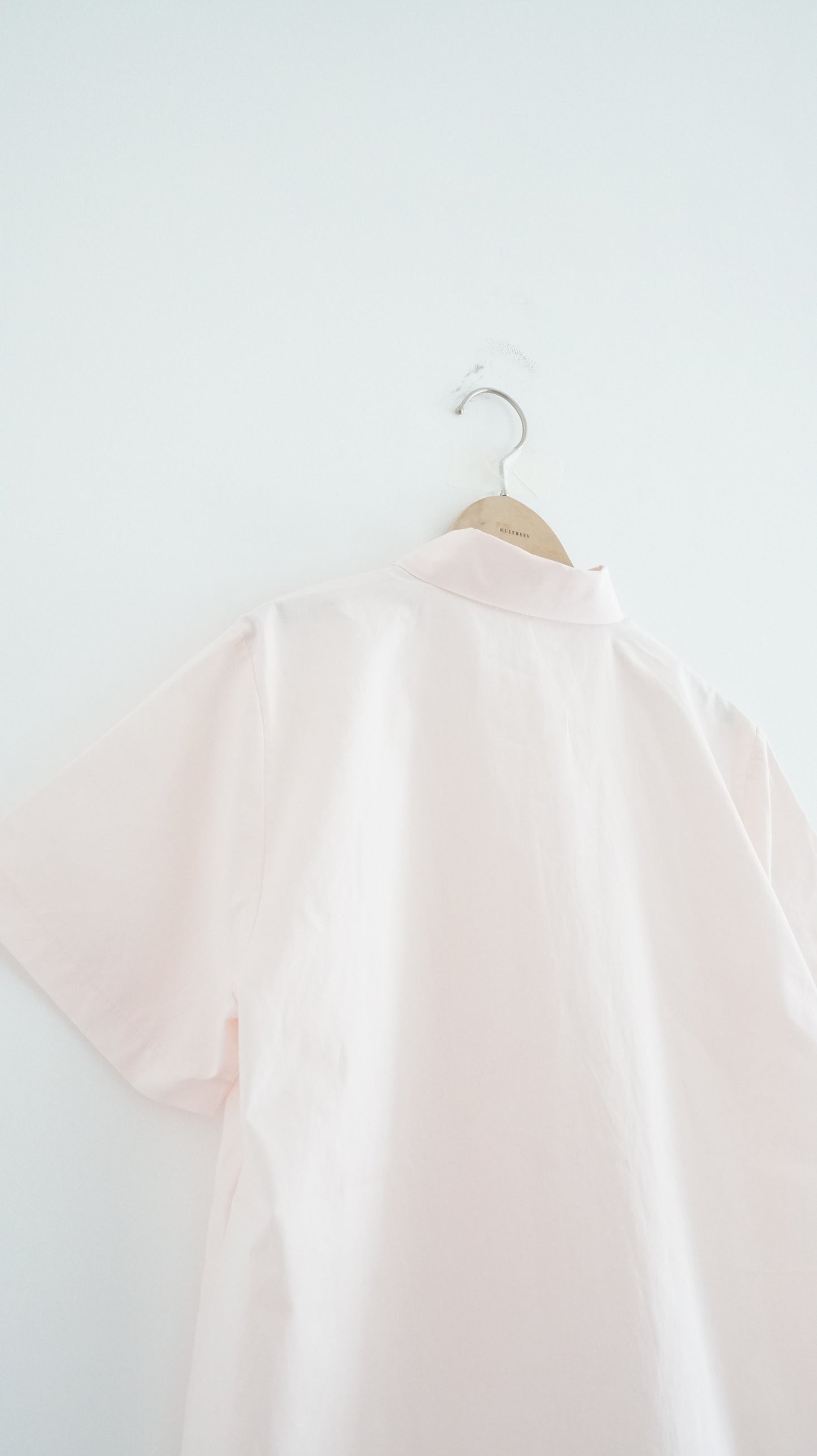 basic light shirt in baby pink (pre-order)