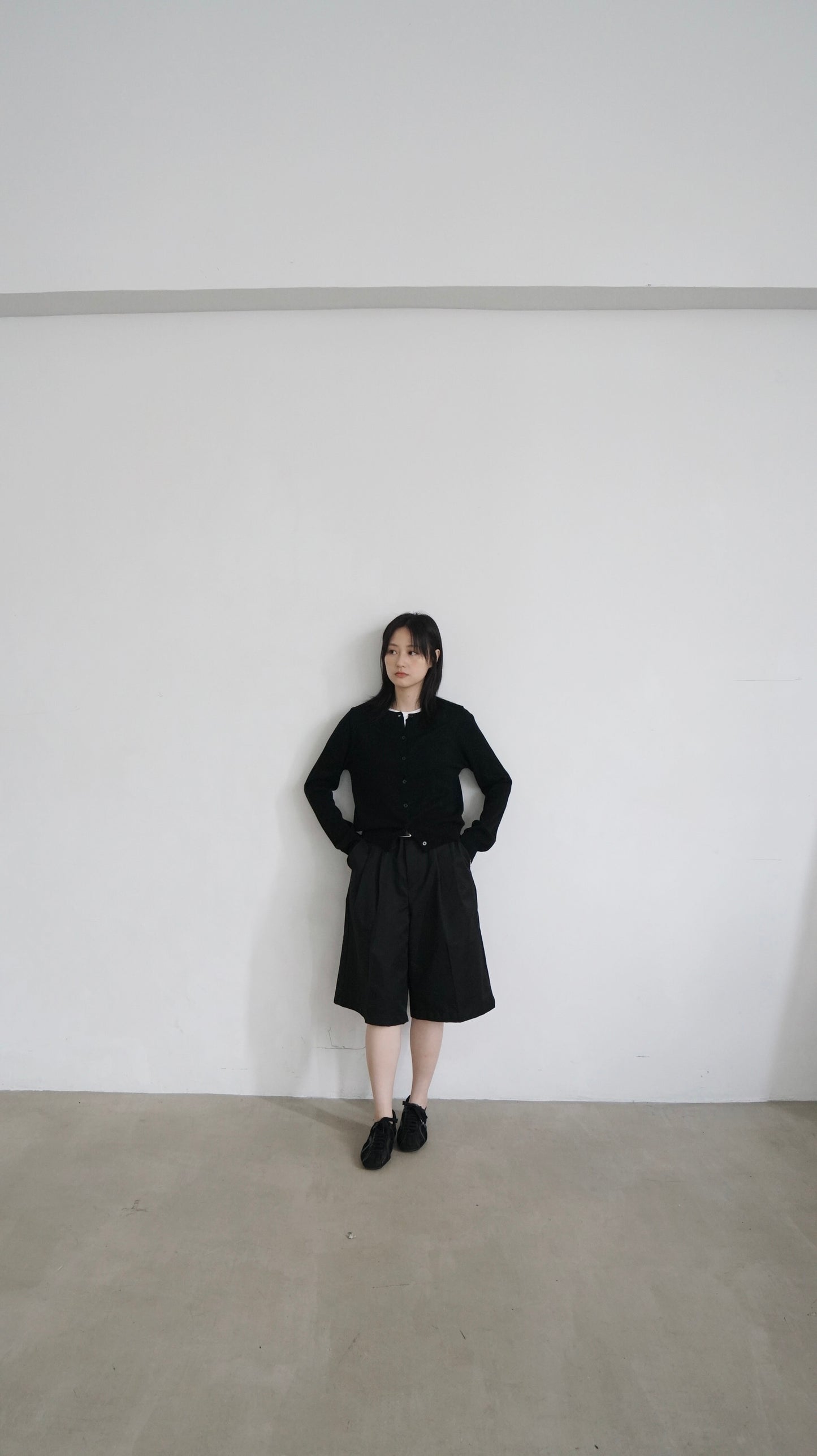 basic cardigan in black (pre-order)