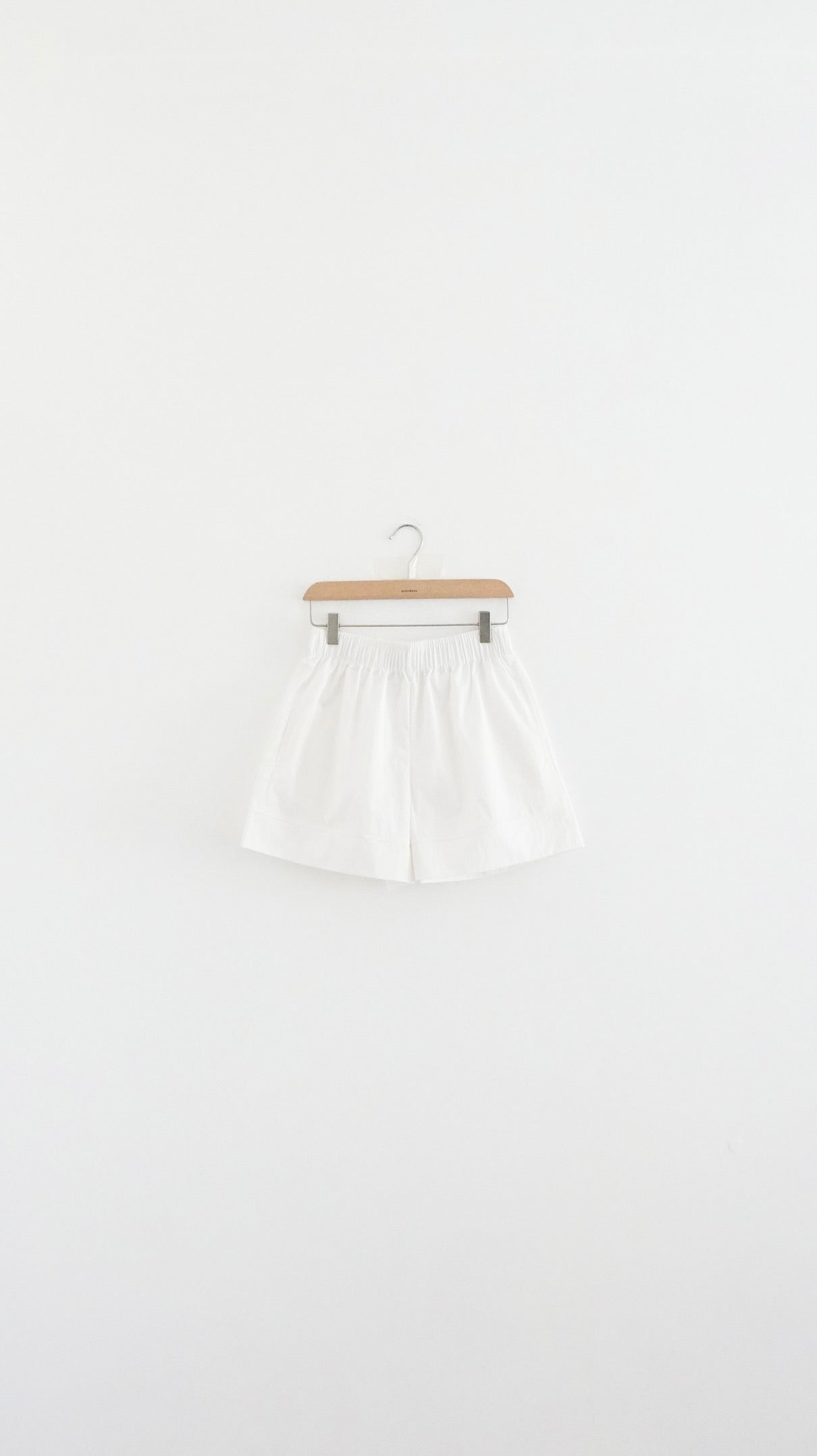 structured hem elastic shorts in white (pre-order)