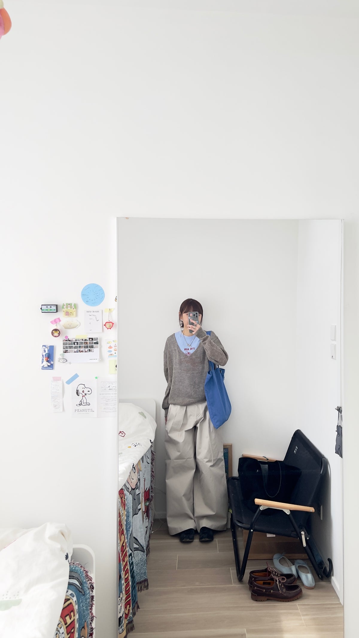 atelier light v-neck sweater in grey khaki (pre-order)