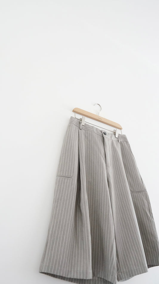 striped low-rise tailored shorts in grey (pre-order)