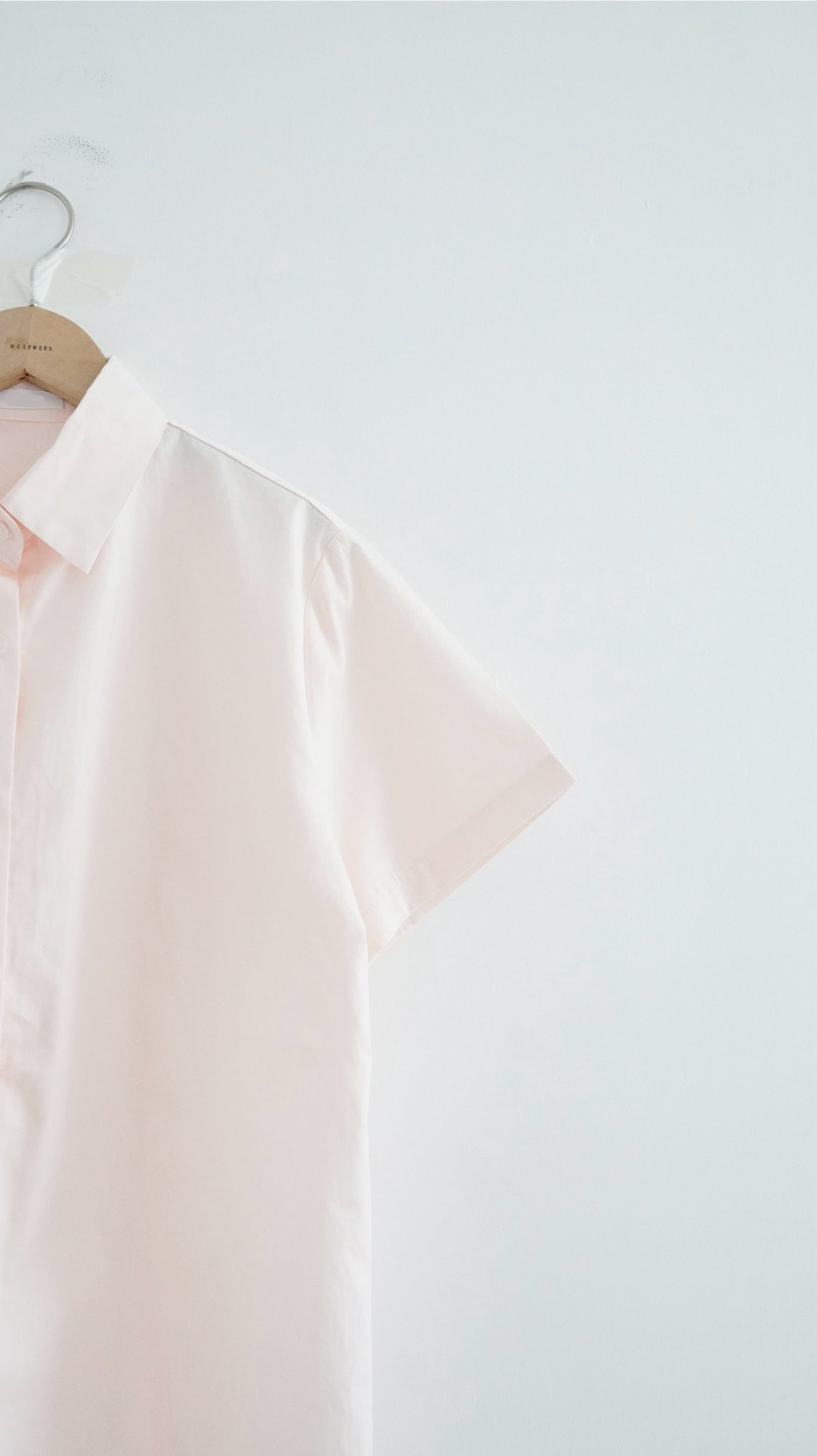basic light shirt in baby pink (pre-order)
