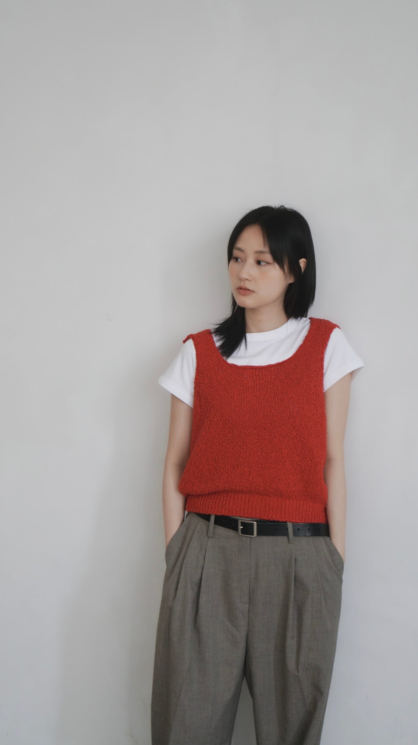 buttoned knit vest in red