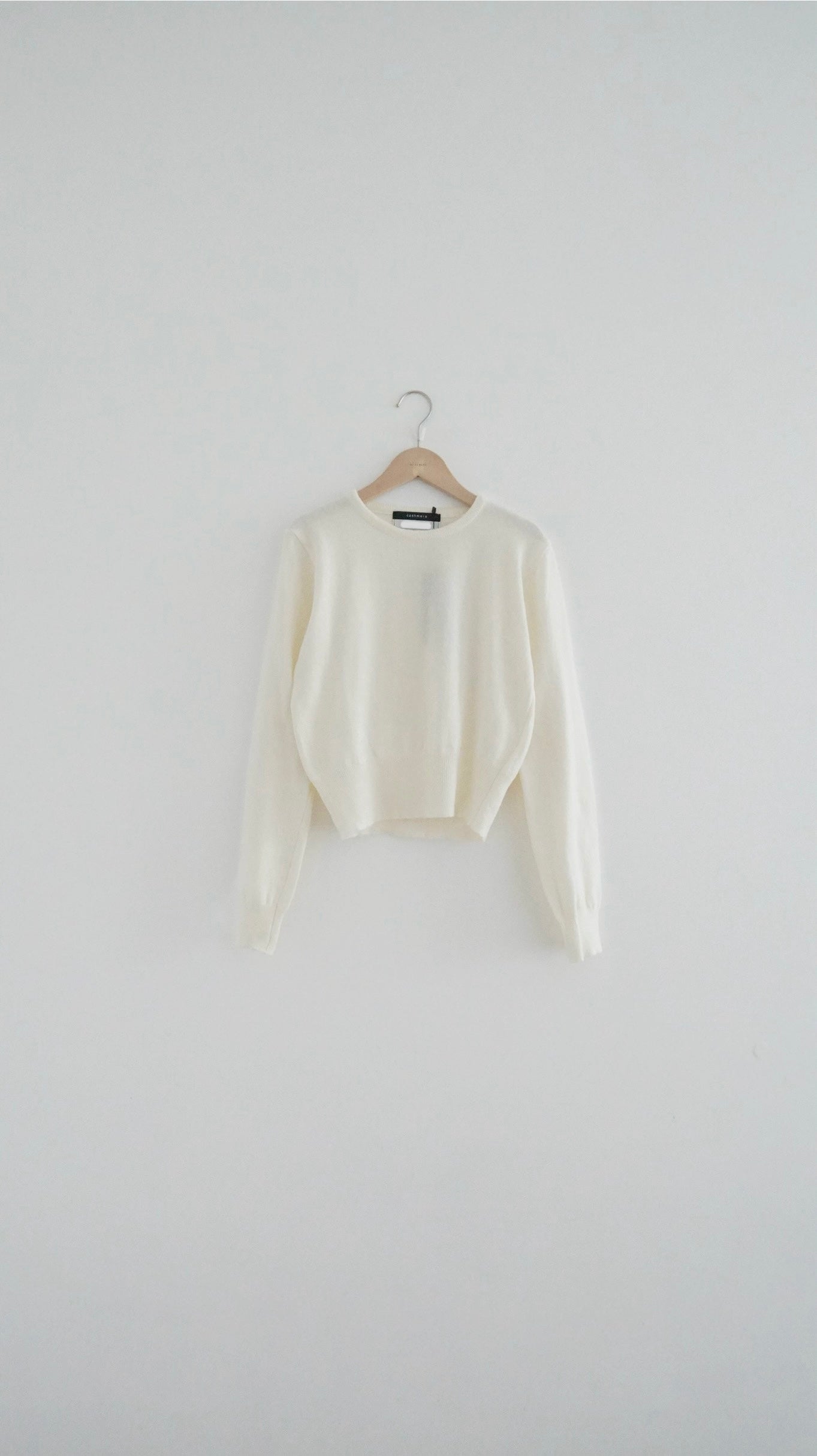 classic cashmere knit top in ivory (must have) (pre-order)