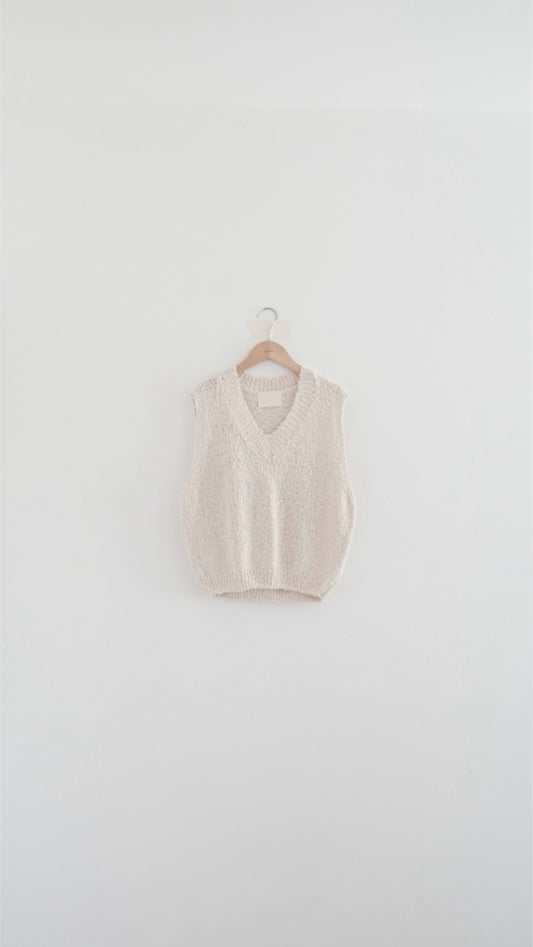mesh vest in ivory in ivory (pre-order)