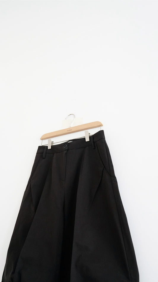 Victor tailored pants in charcoal (pre-order)