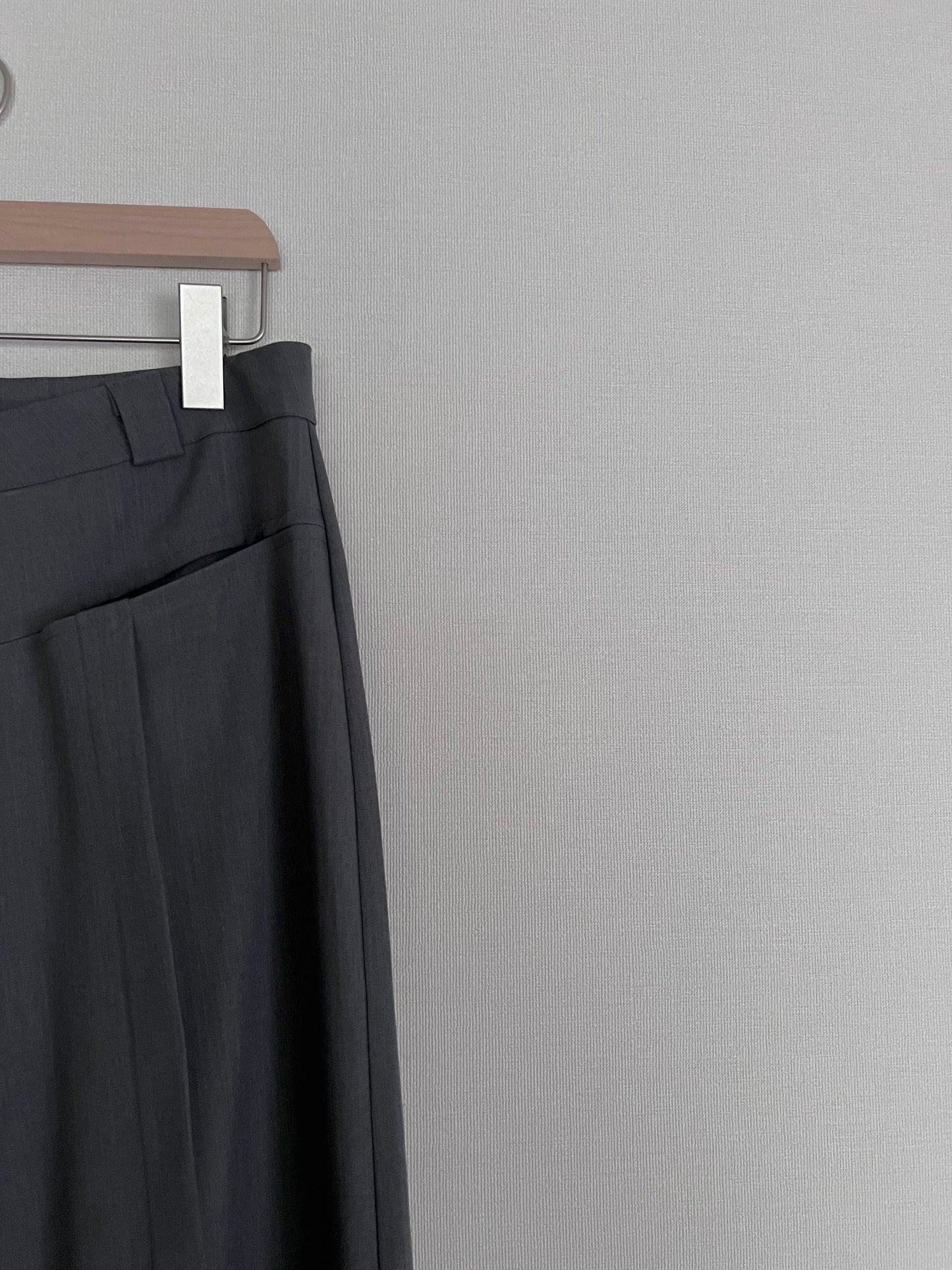 suit pocket straight-leg pants in dark grey (pre-order)