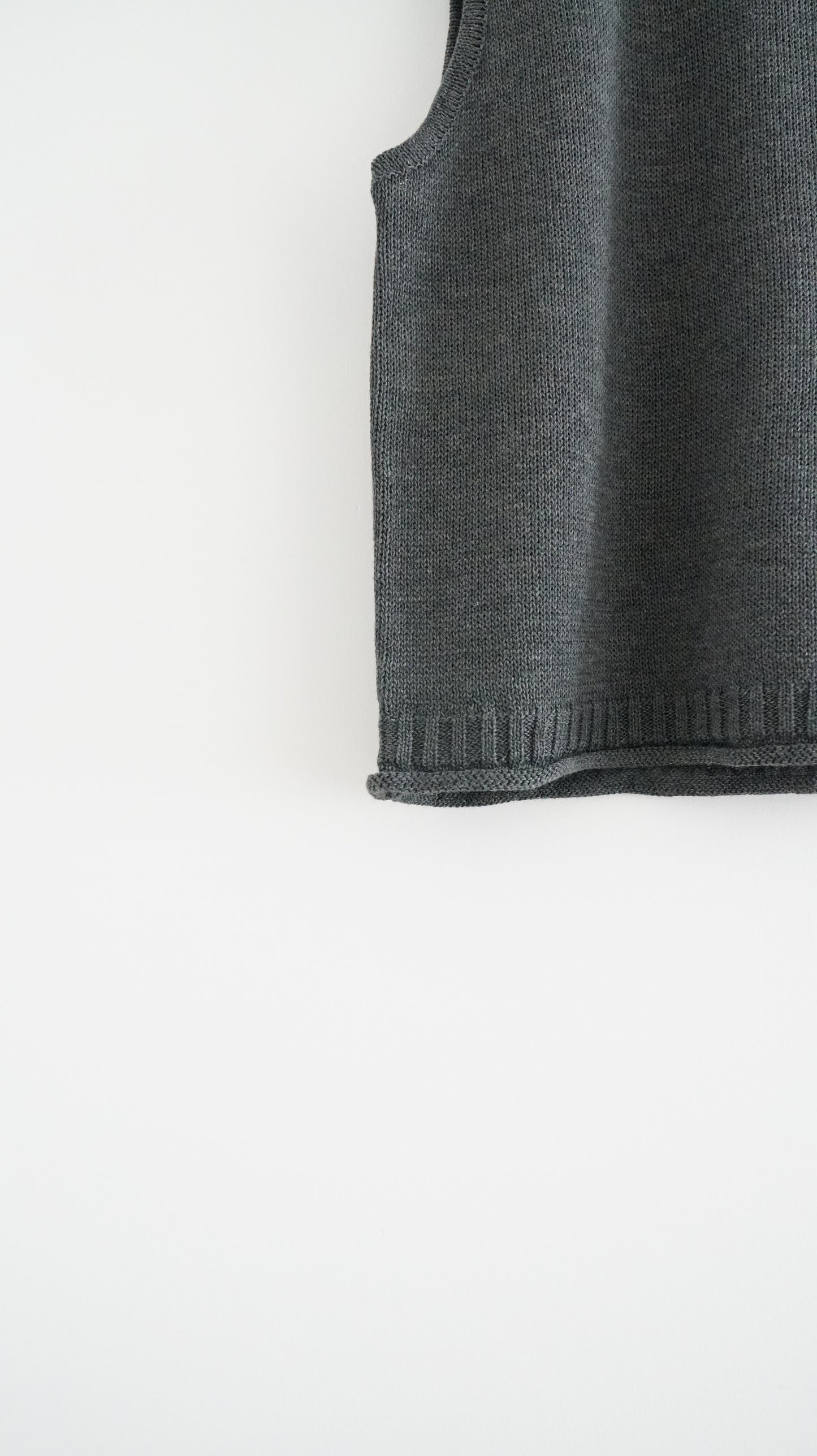 back side button linen vest in charcoal (pre-order)