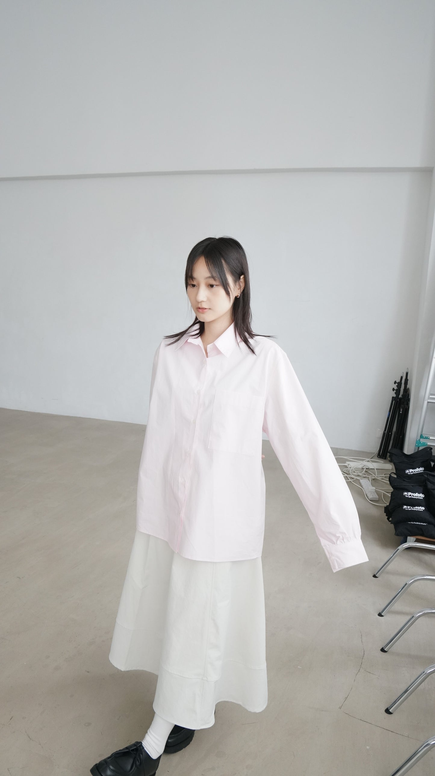 classic off shoulder oversized shirt in soft pink ( pre-order )