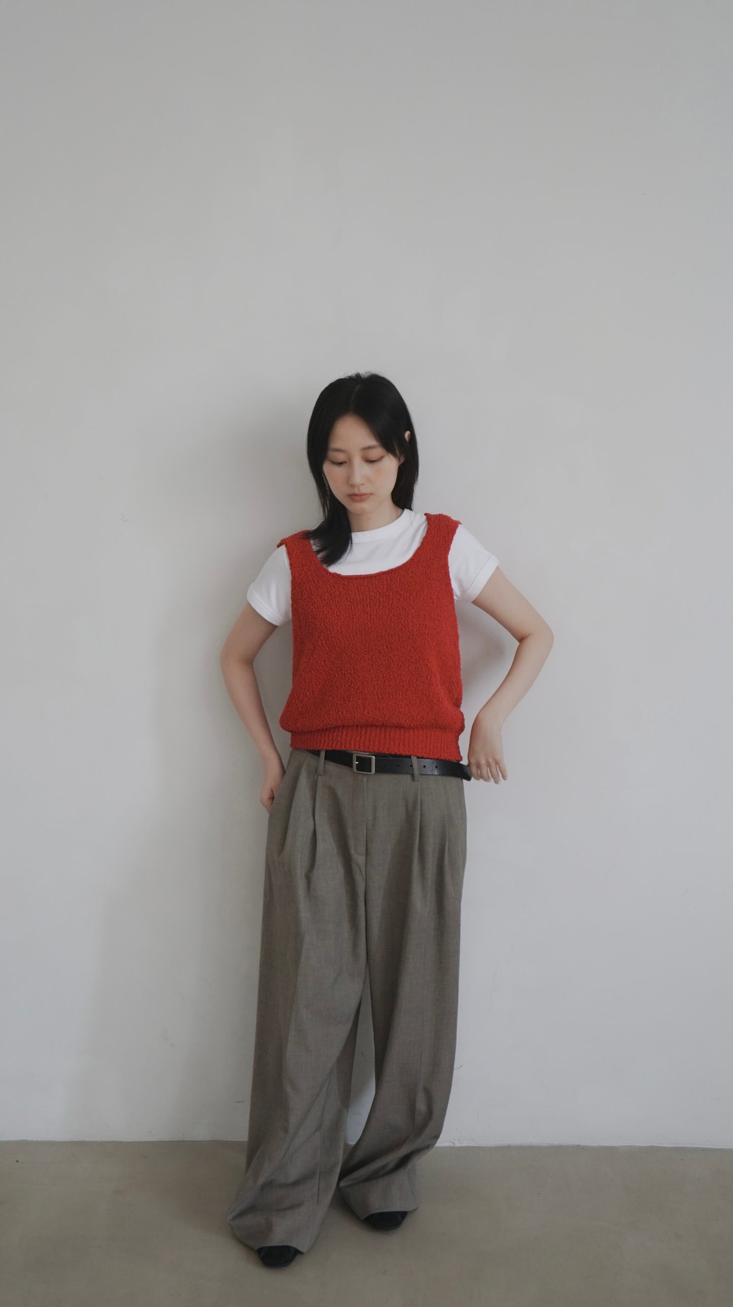 buttoned knit vest in red