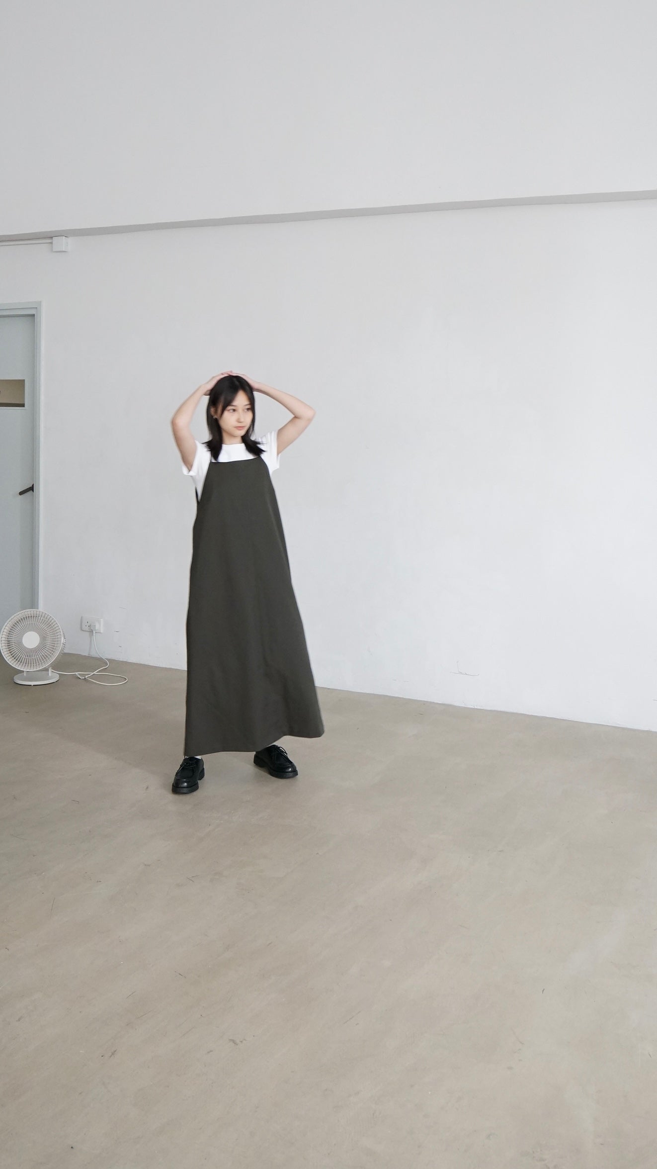 classic straight-line dress in grey brown ( pre-order )