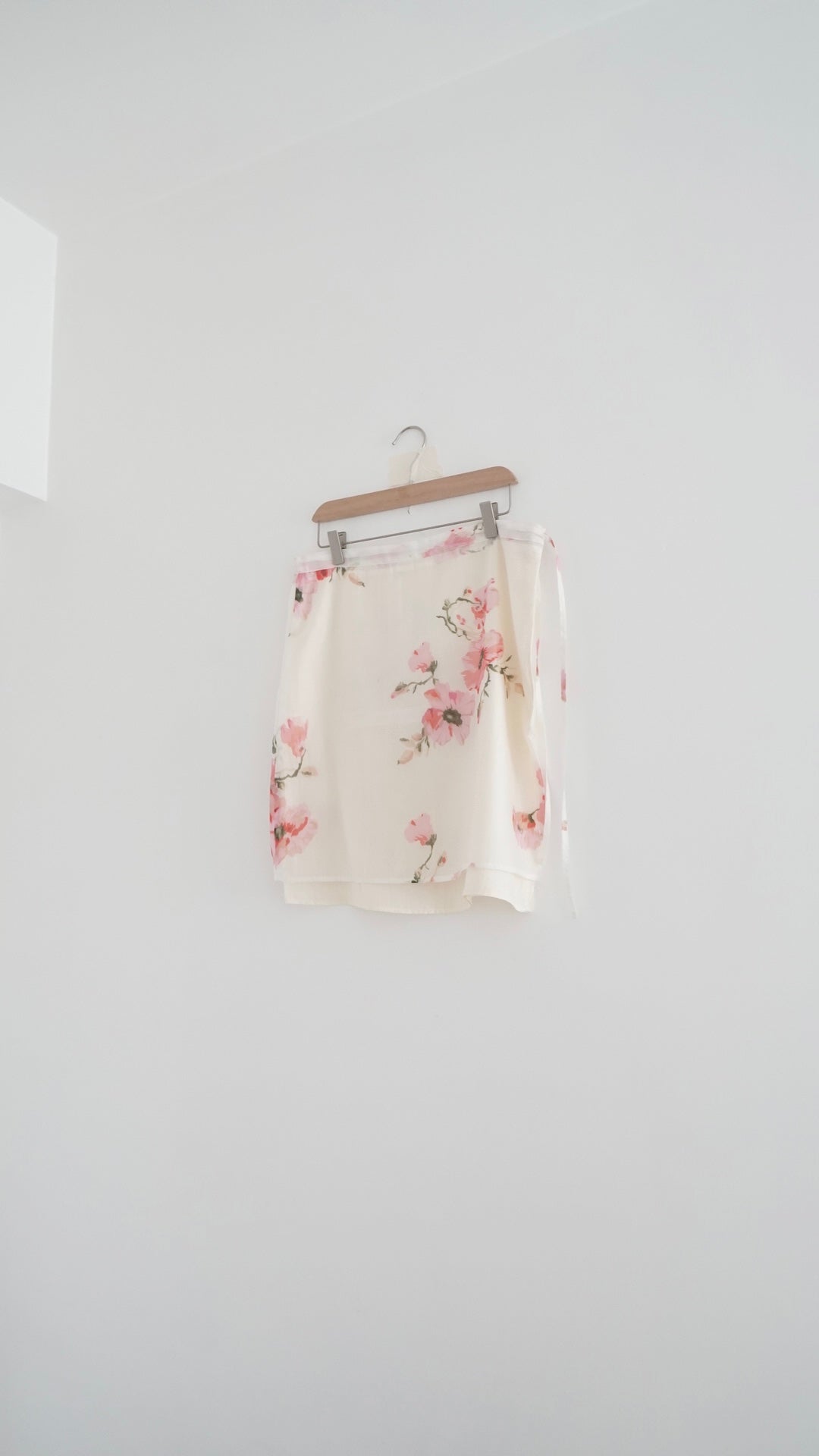 loria floral garden midi skirt in red (pre-order)