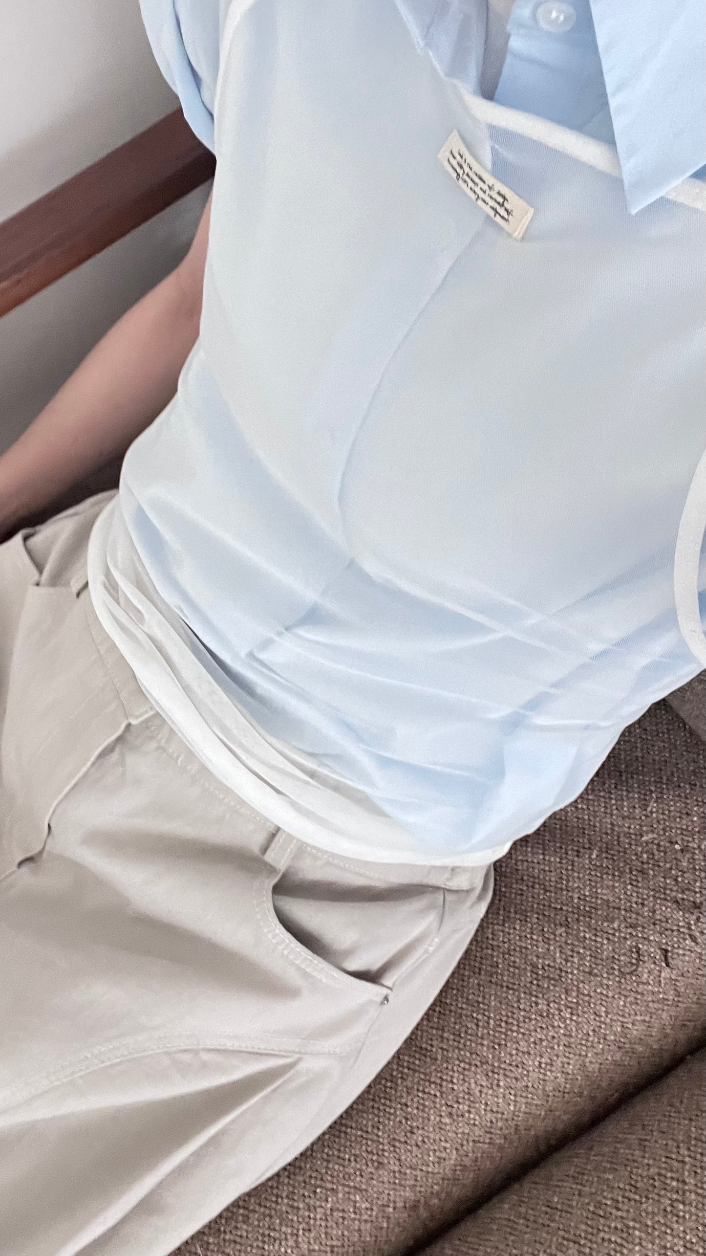 basic light shirt in baby blue (pre-order)