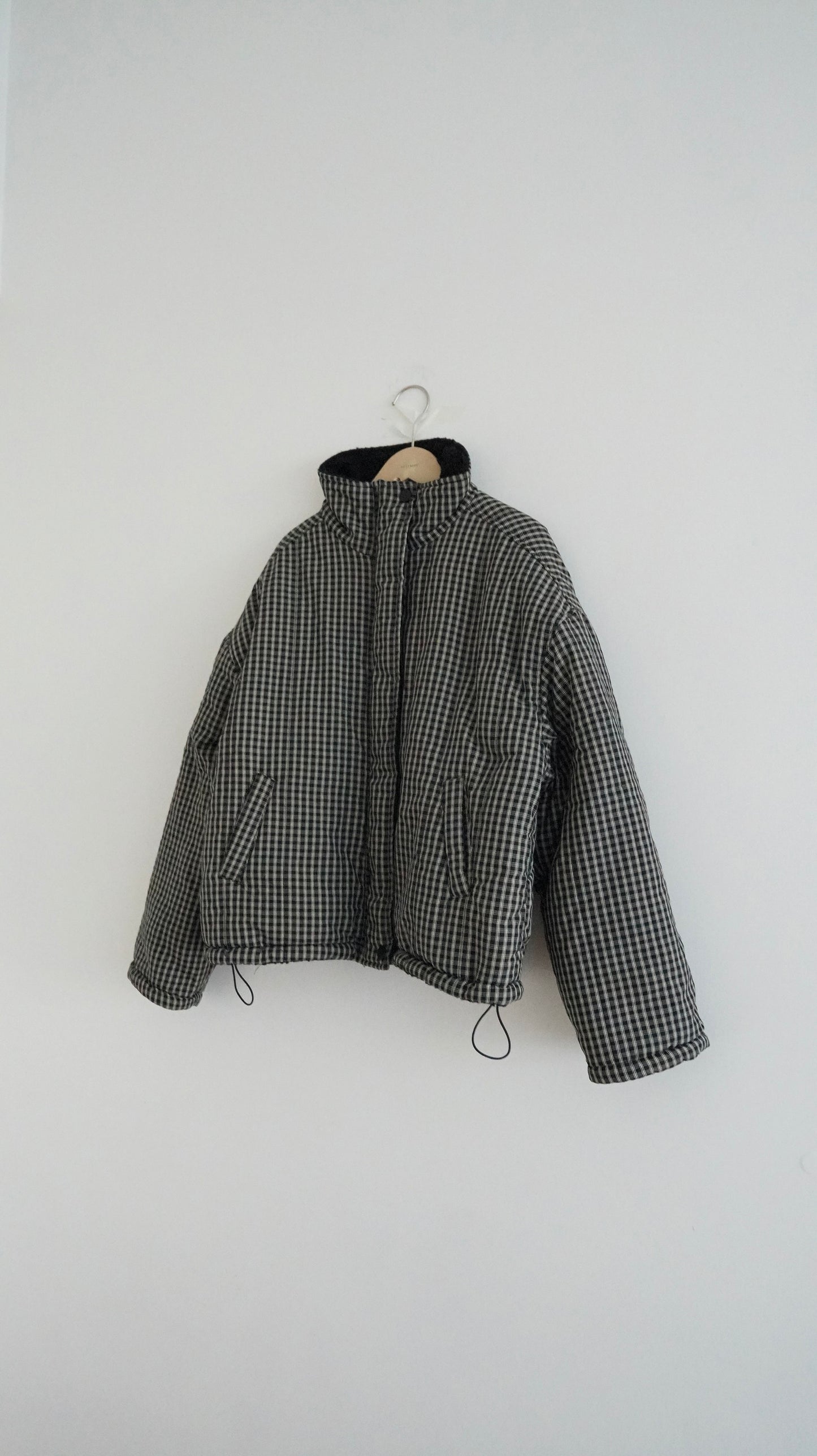 checked down jacket in black (pre-order)