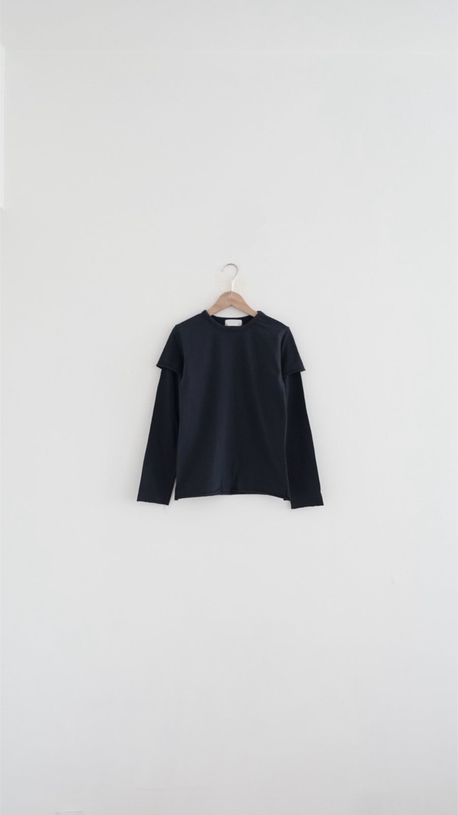faye layered trim tee in navy (pre-order)
