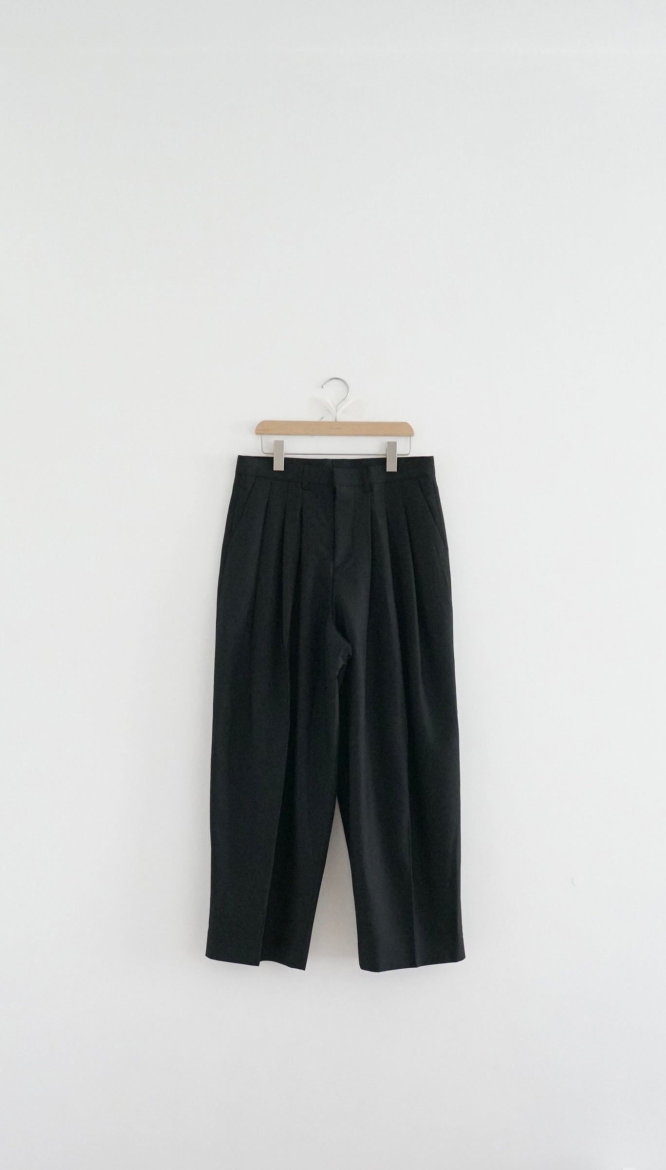 lowrise mode pants in black