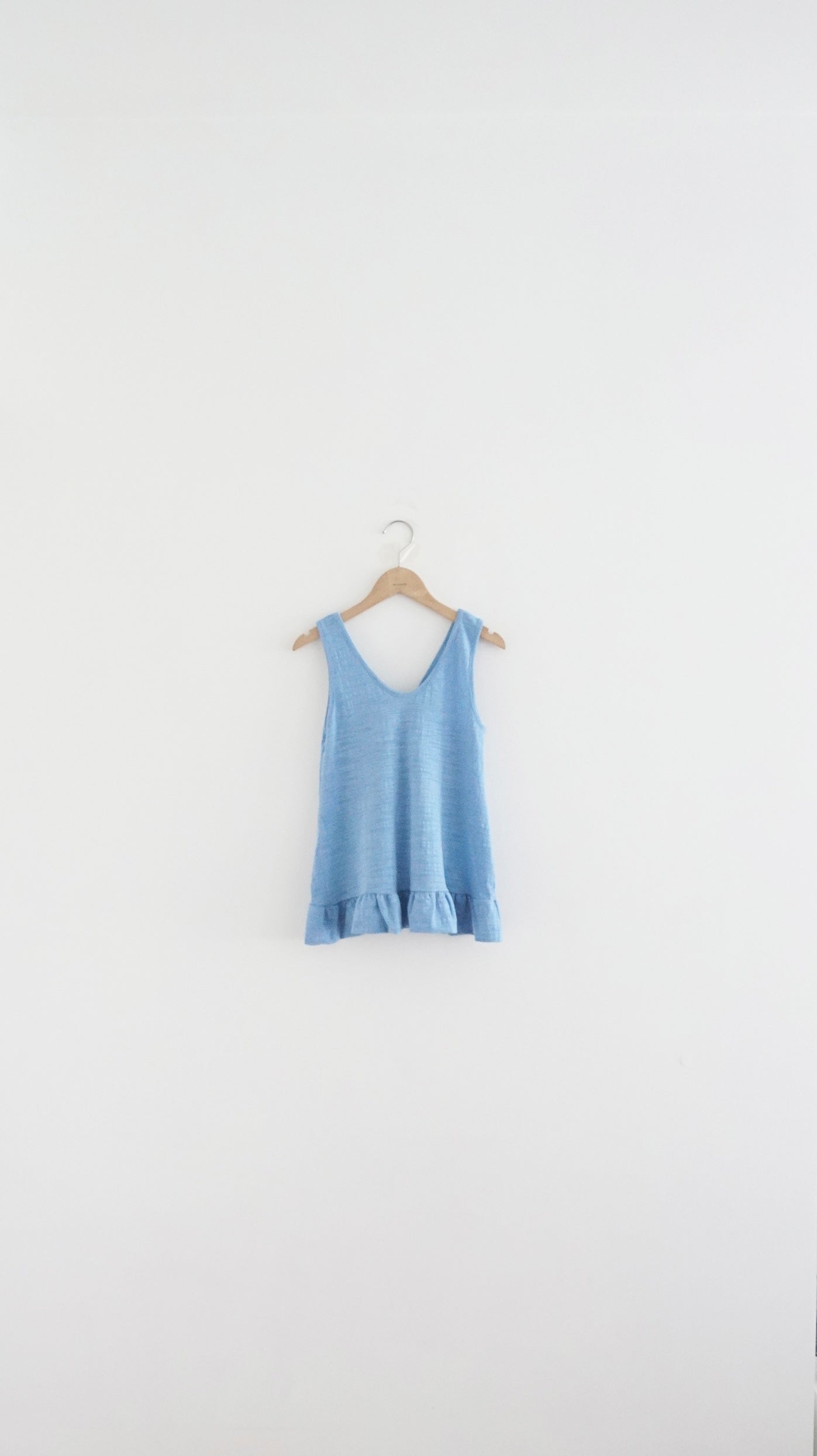 ruffle v-neck tank top in blue