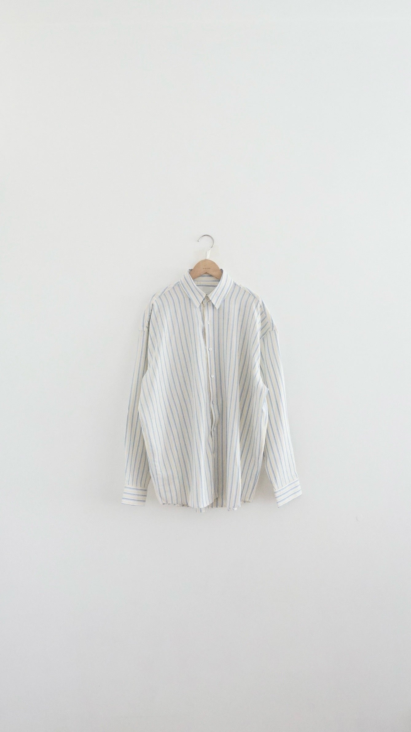 high-end striped shirt in white