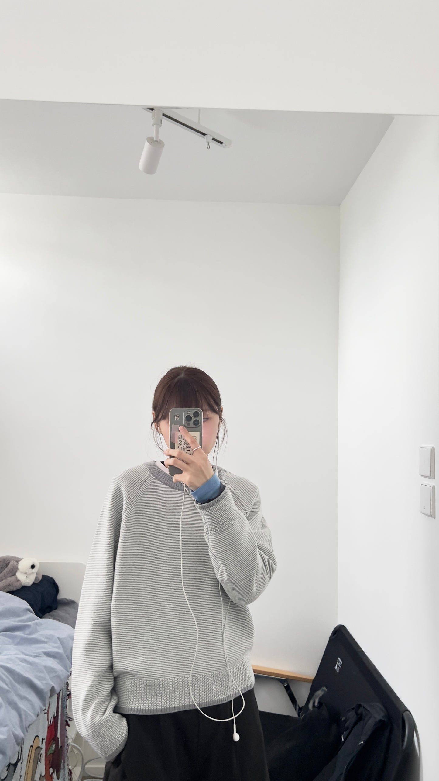 yoyogi fine stripe knit in grey