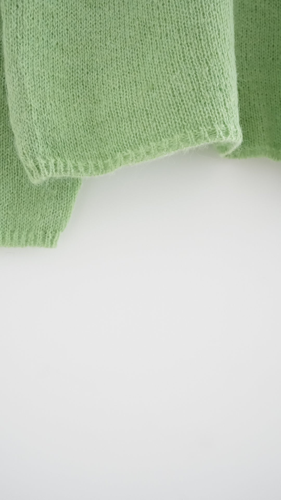 piano sweater in green (pre-order)