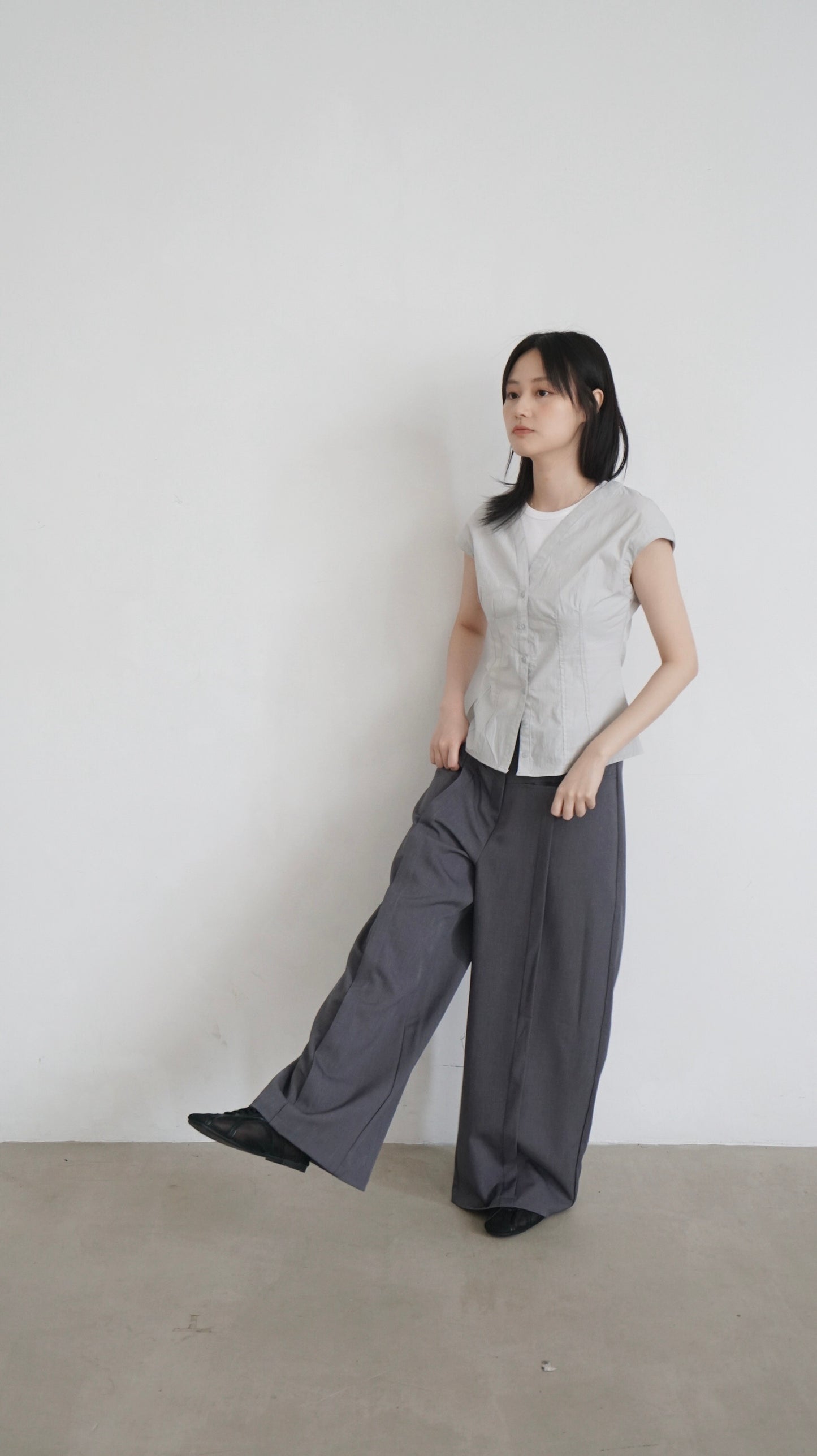 suit pocket straight-leg pants in dark grey (pre-order)