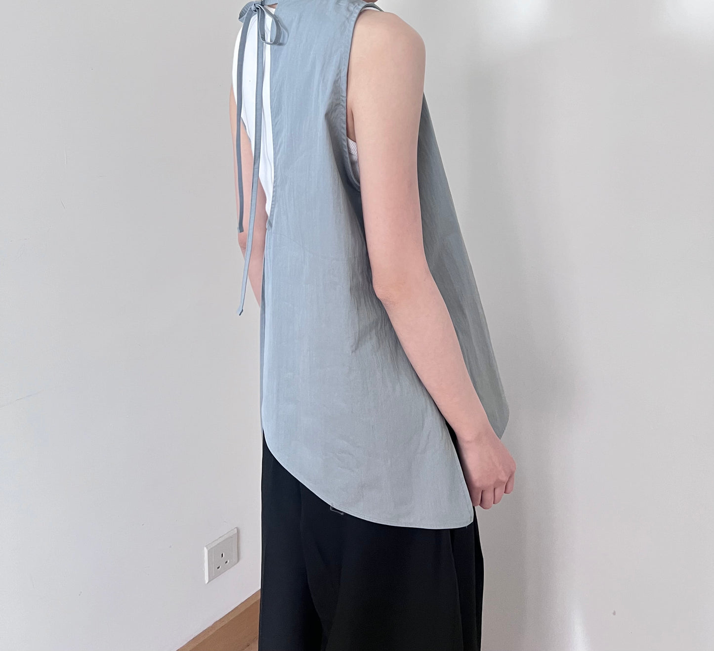 drift back bow tank in dust blue (pre-order)