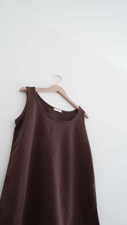 rom layering vest in brown (pre-order)