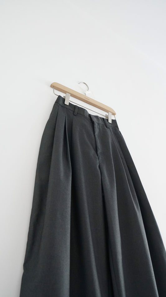 grace pleat pants in grey (M)