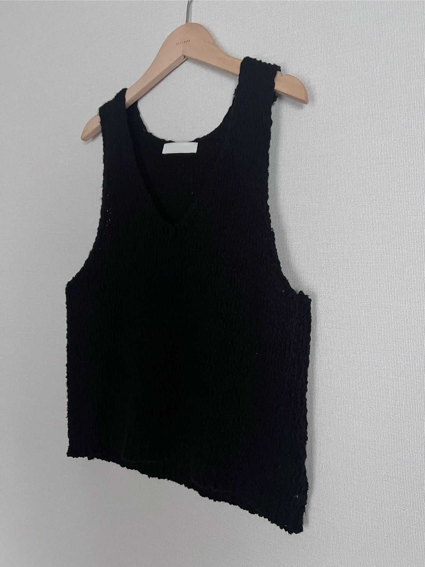 meeh knit vest in black (pre-order)