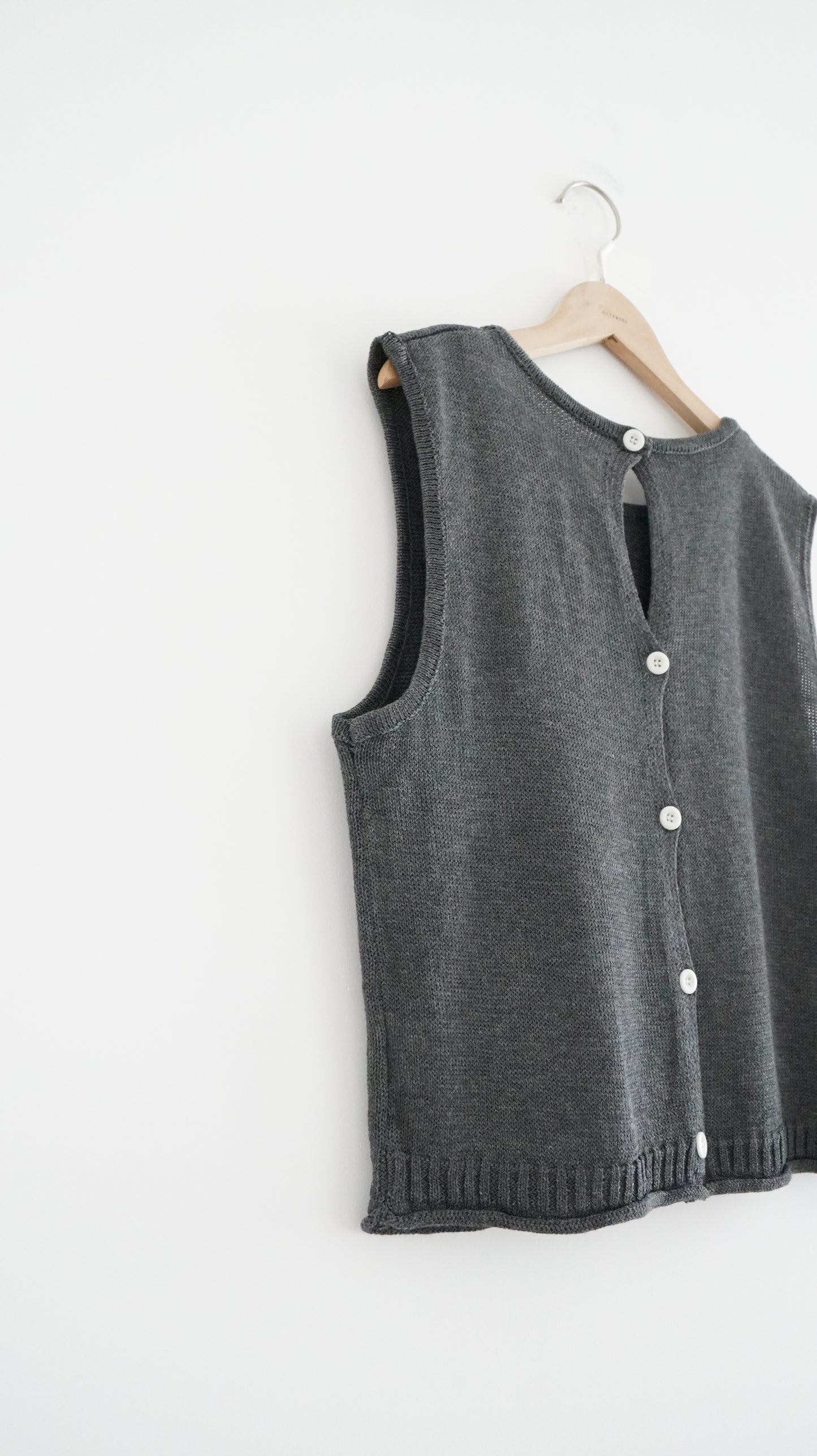 back side button linen vest in charcoal (pre-order)