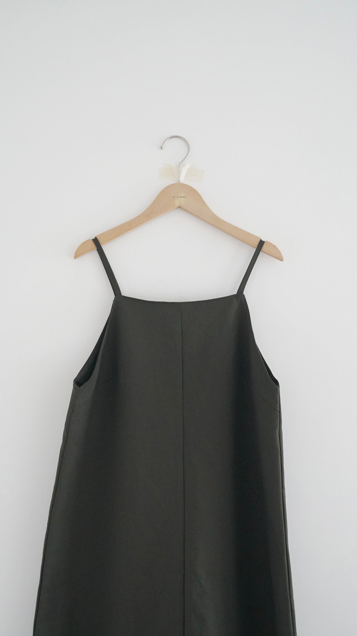 classic straight-line dress in grey brown ( pre-order )