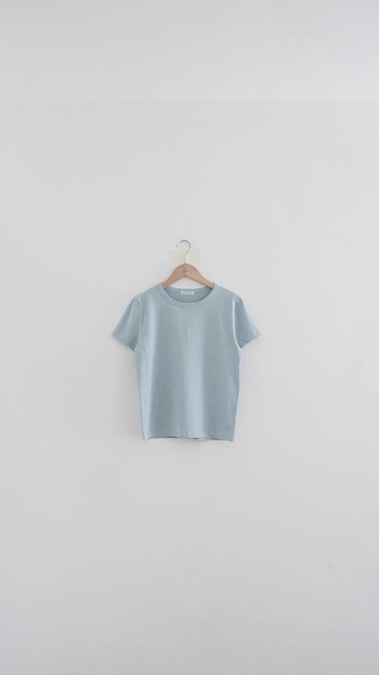 classic cloudy tee in light blue (pre-order)