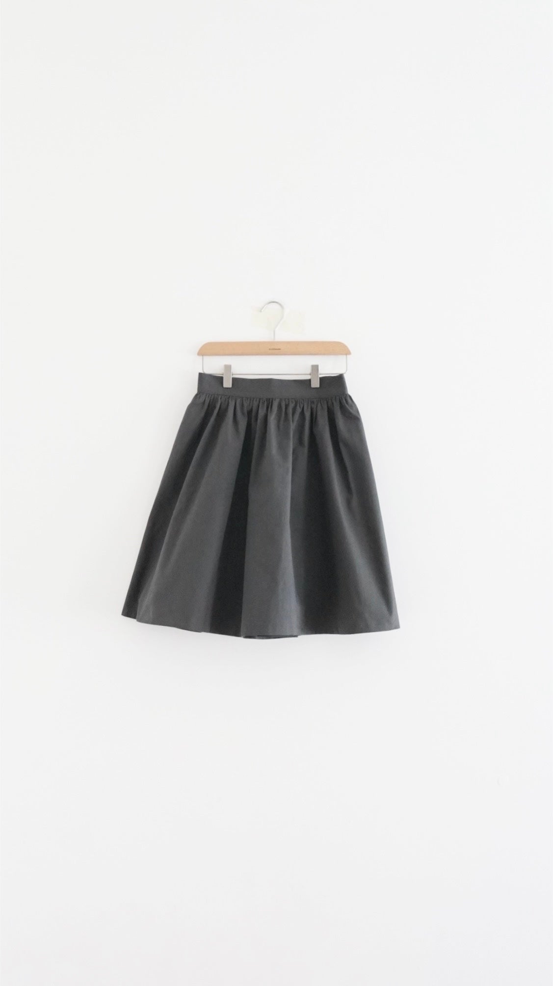 Isla light midi skirt in grey (pre-order)