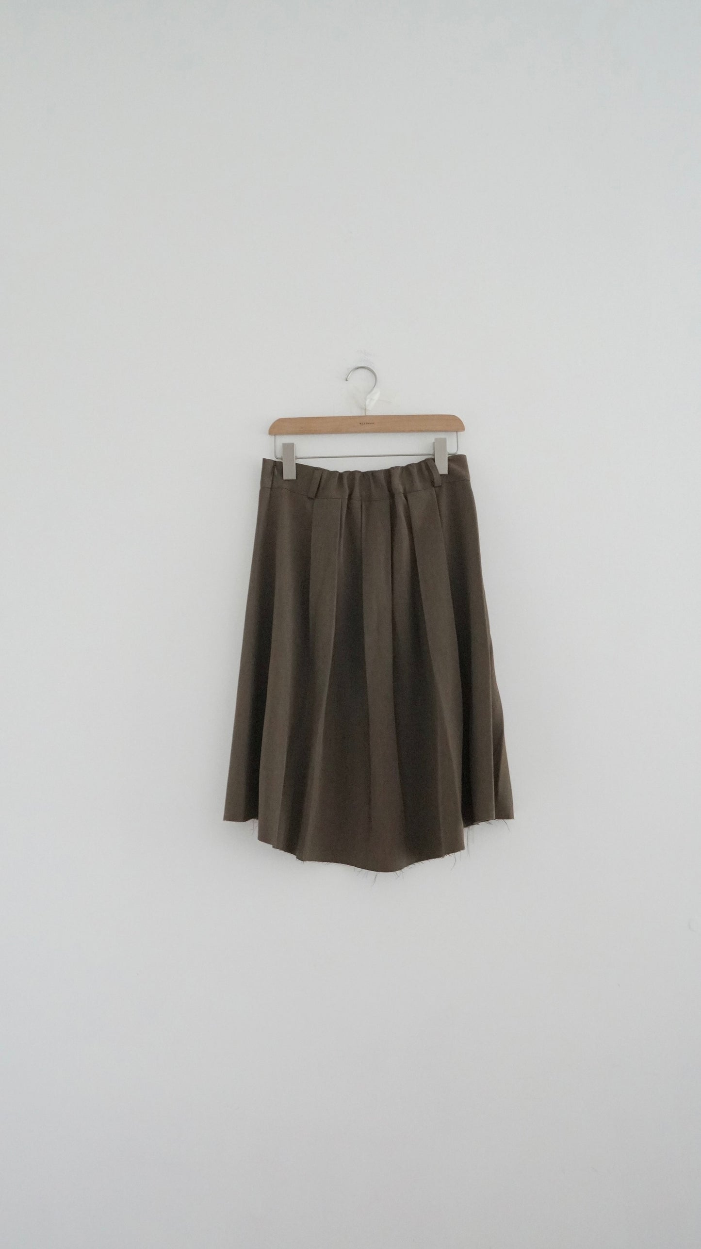 causal pleated knee-length skirt in khaki (pre-order)