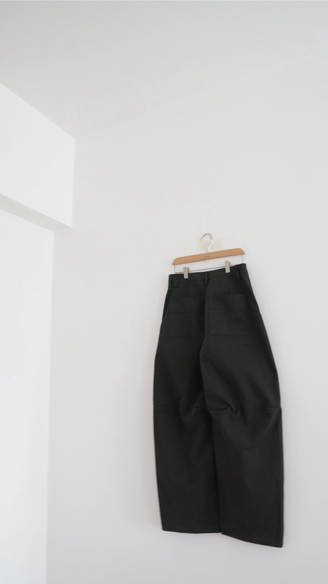 Victor tailored pants in charcoal (pre-order)