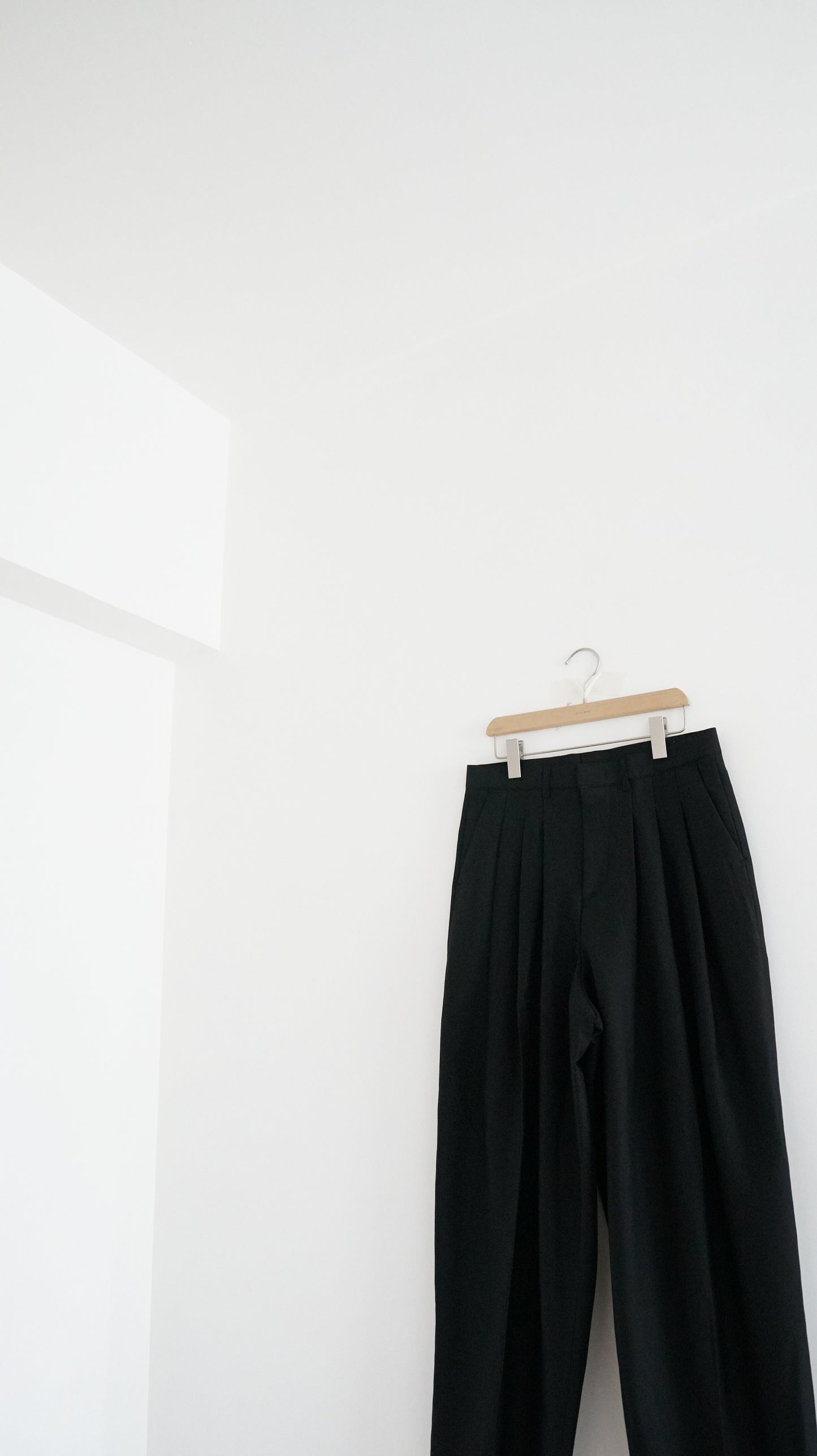 lowrise mode pants in black
