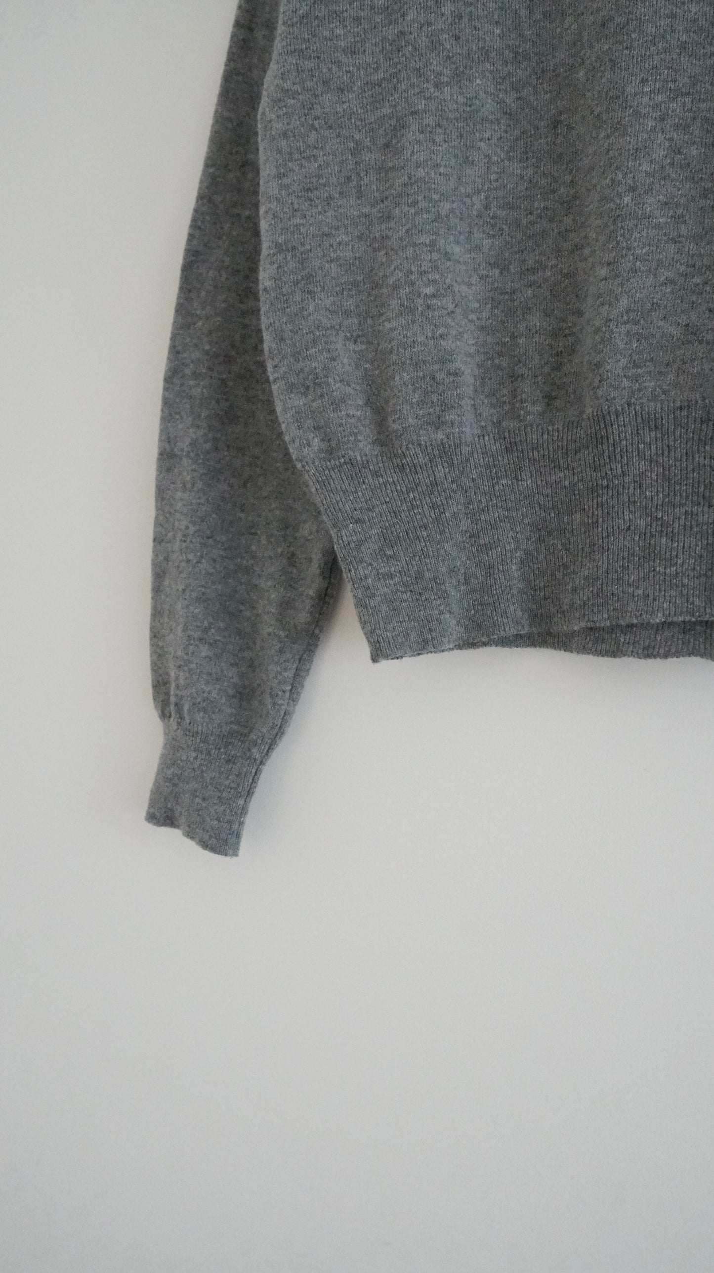 classic cashmere knit top in grey(must have) (pre-order)