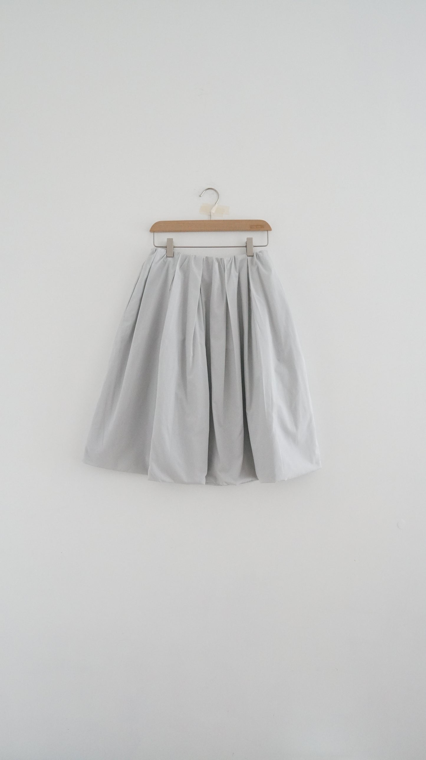 meri skirt in light grey ( pre-order )