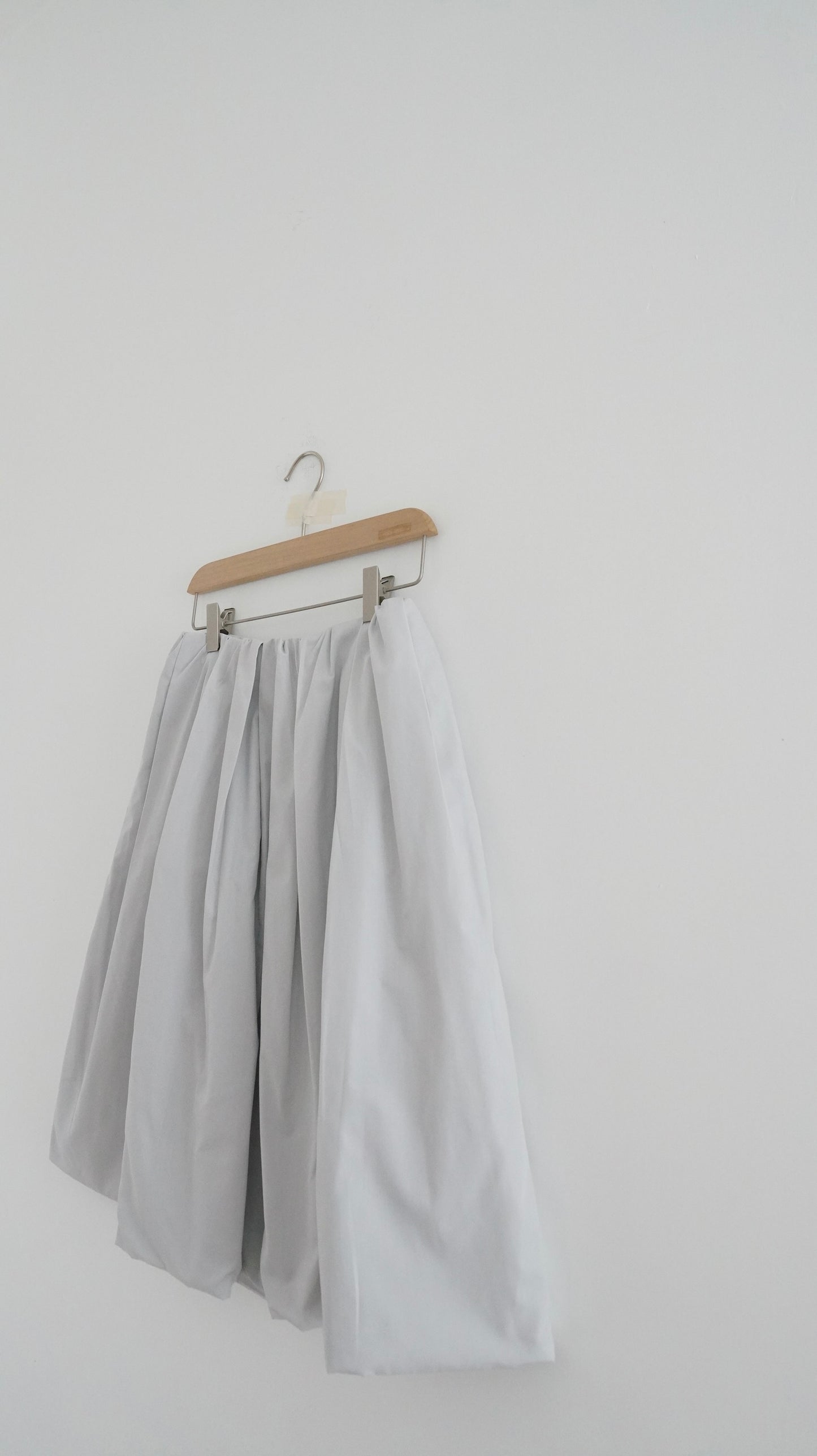 meri skirt in light grey ( pre-order )