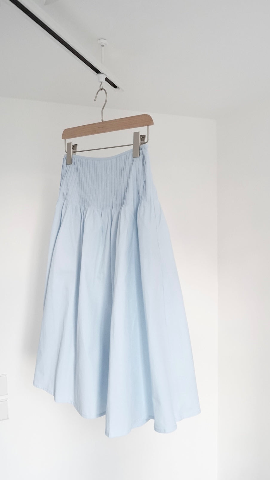 noam pintuck cotton flare maxi skirt in baby blue (pre-order)