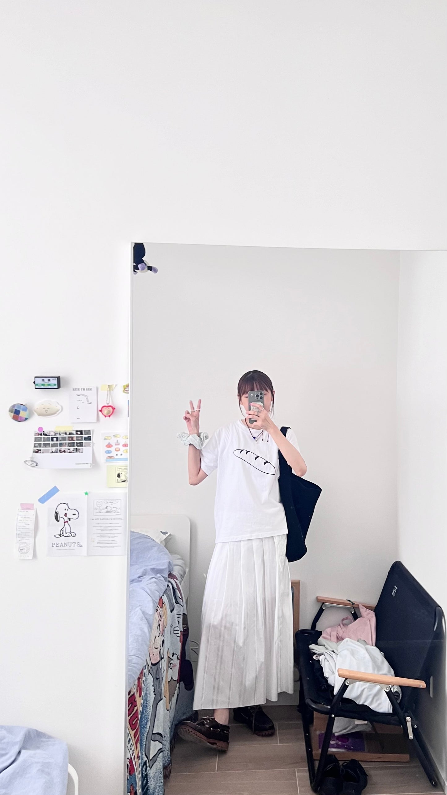 パン tee in white (pre-order)