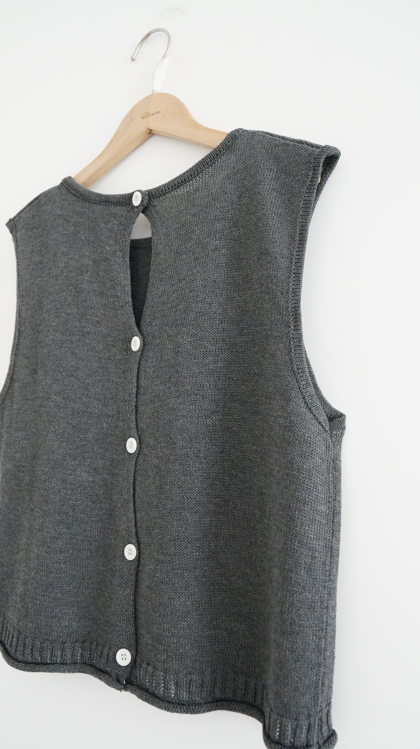 back side button linen vest in charcoal (pre-order)