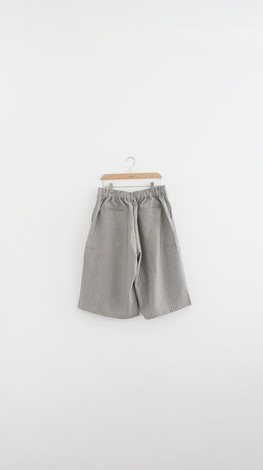 striped low-rise tailored shorts in grey (pre-order)
