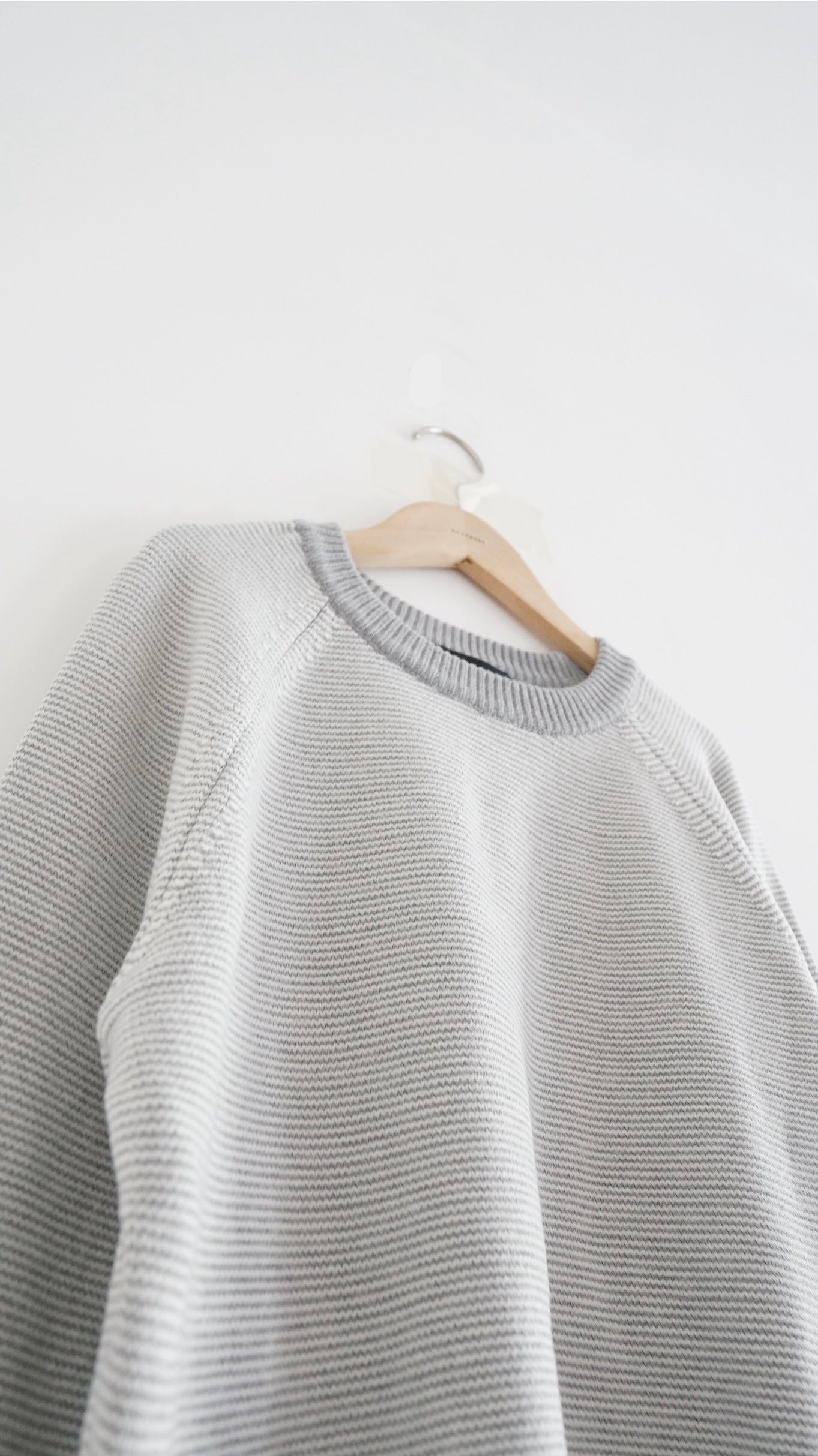yoyogi fine stripe knit in grey